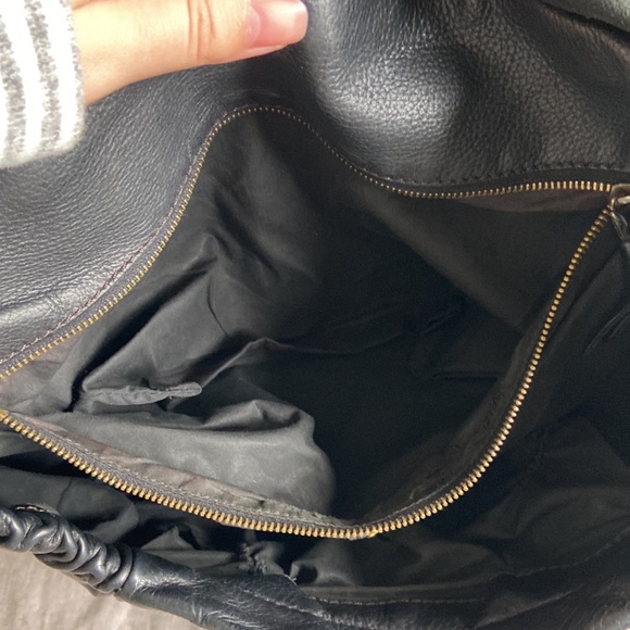 Miu Miu leather shoulder bag - Picture 7 of 16